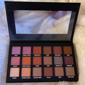Kab Cosmetics Day and Night Eyeshadow Palette in Day and Night